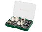 Set de carote diamantate cu adaptoare într-o cutie verde.