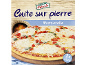 Pizza cu mozzarella coaptă pe vatră Trattoria Alfredo.