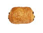 Croissant cu ciocolată auriu-maroniu pe un fundal alb.