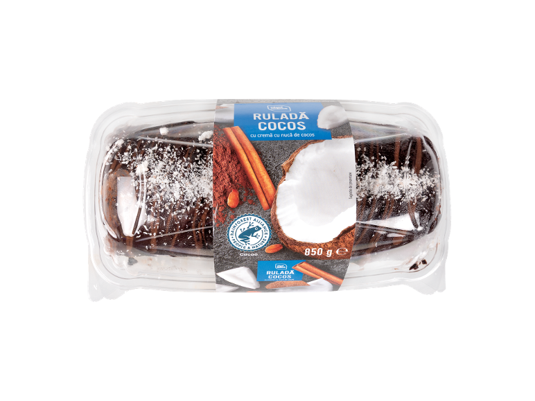 Ruladă de cocos cu cremă de cocos, presărată cu fulgi de cocos, în ambalaj transparent.
