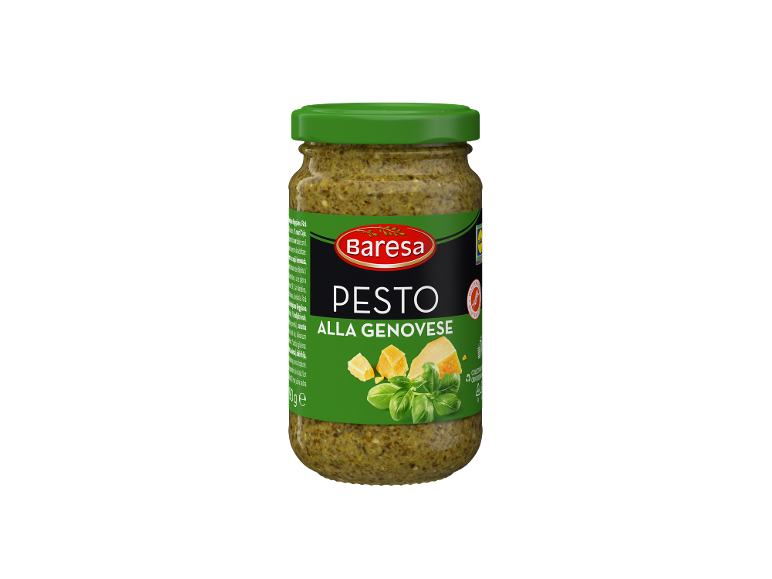 Borcan de pesto verde alla Genovese cu brânză și busuioc.