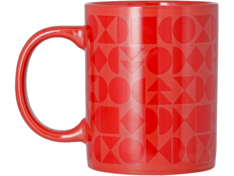 Cană roșie cu mâner și model geometric de cercuri, semicercuri, pătrate și triunghiuri.