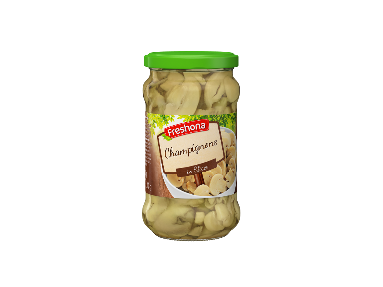 Borcan cu ciuperci feliate, cu capac verde și etichetă cu textul „Champignons in Slices”.