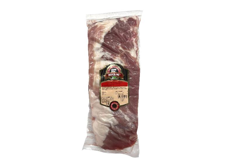 Coaste de porc naturale ambalate în vid, cu etichetă de informații despre produs.