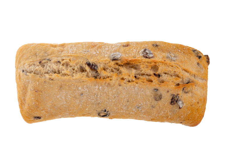 O chiflă ciabatta individuală cu măsline, presărată cu făină, pe fundal negru.
