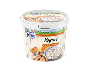 Iaurt cu fructe și musli