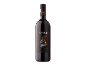 Sticlă de vin roșu cu etichetă neagră și text argintiu „ROSTURI”.