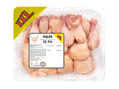 Ambalaj cu pulpe inferioare și superioare de pui, marcat XXL și de origine românească.