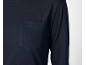 Tricou bleumarin cu mânecă lungă și buzunar la piept.