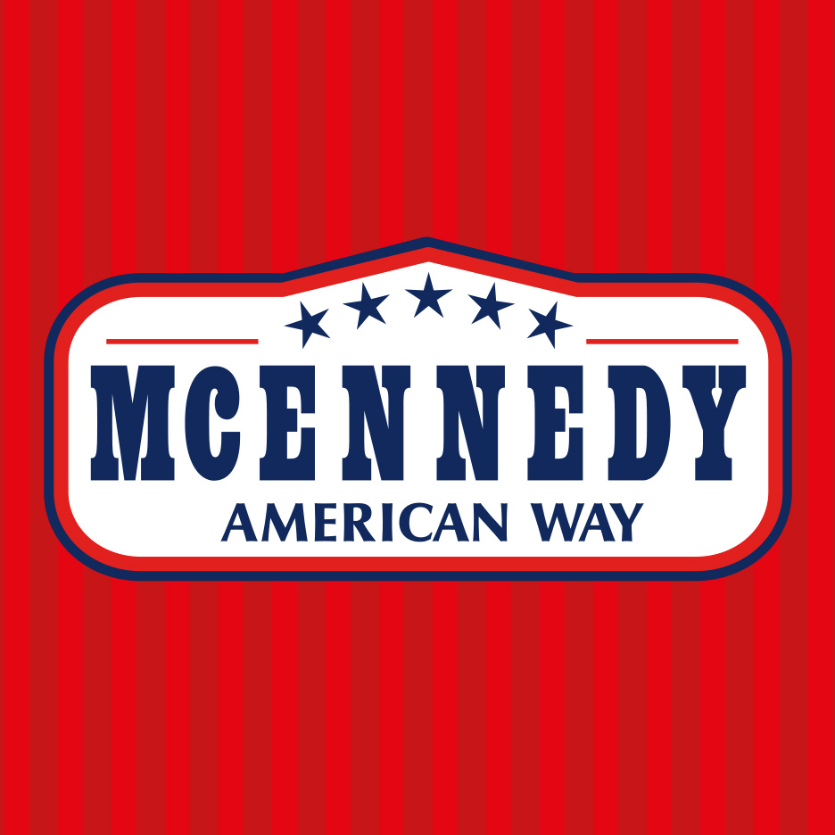 Siglă patriotică cu textul 'MCENNEDY AMERICAN WAY' și cinci stele pe un fundal roșu cu dungi.