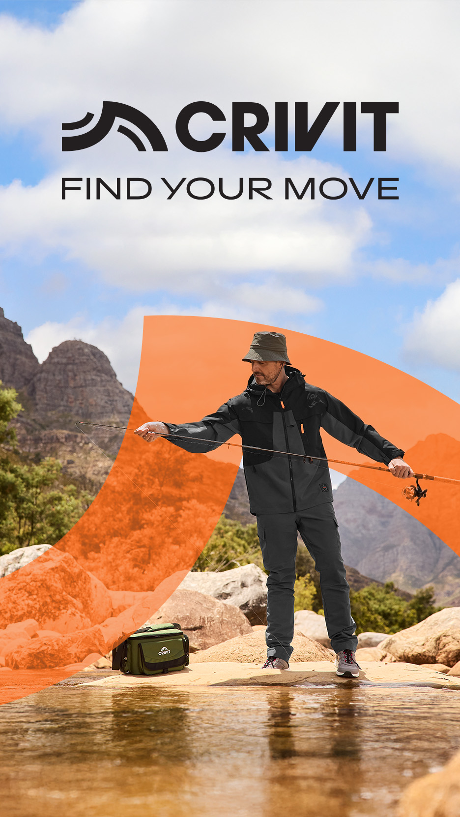 Bărbat pescuind, purtând o jachetă și pantaloni de exterior, cu o geantă de pescuit.