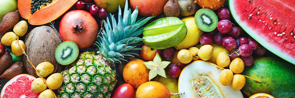 Ananas, pepene verde, kiwi și alte fructe tropicale.