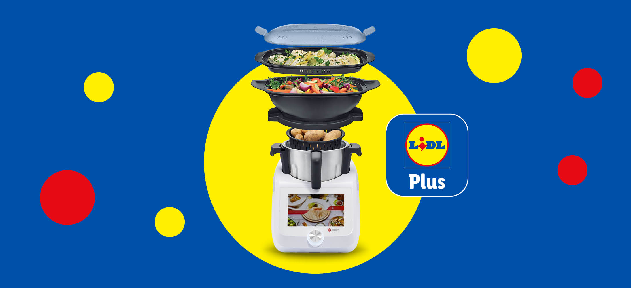 Un aparat multifuncțional Monsieur Cuisine cu diverse accesorii pentru gătit.