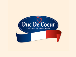 Logo-ul Duc De Coeur cu o panglică tricoloră franceză și textul „Specialități Franceze”.